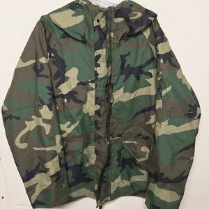 US Military Woodland Camo Parka Cold Weather Camouflage Size-Medium Short